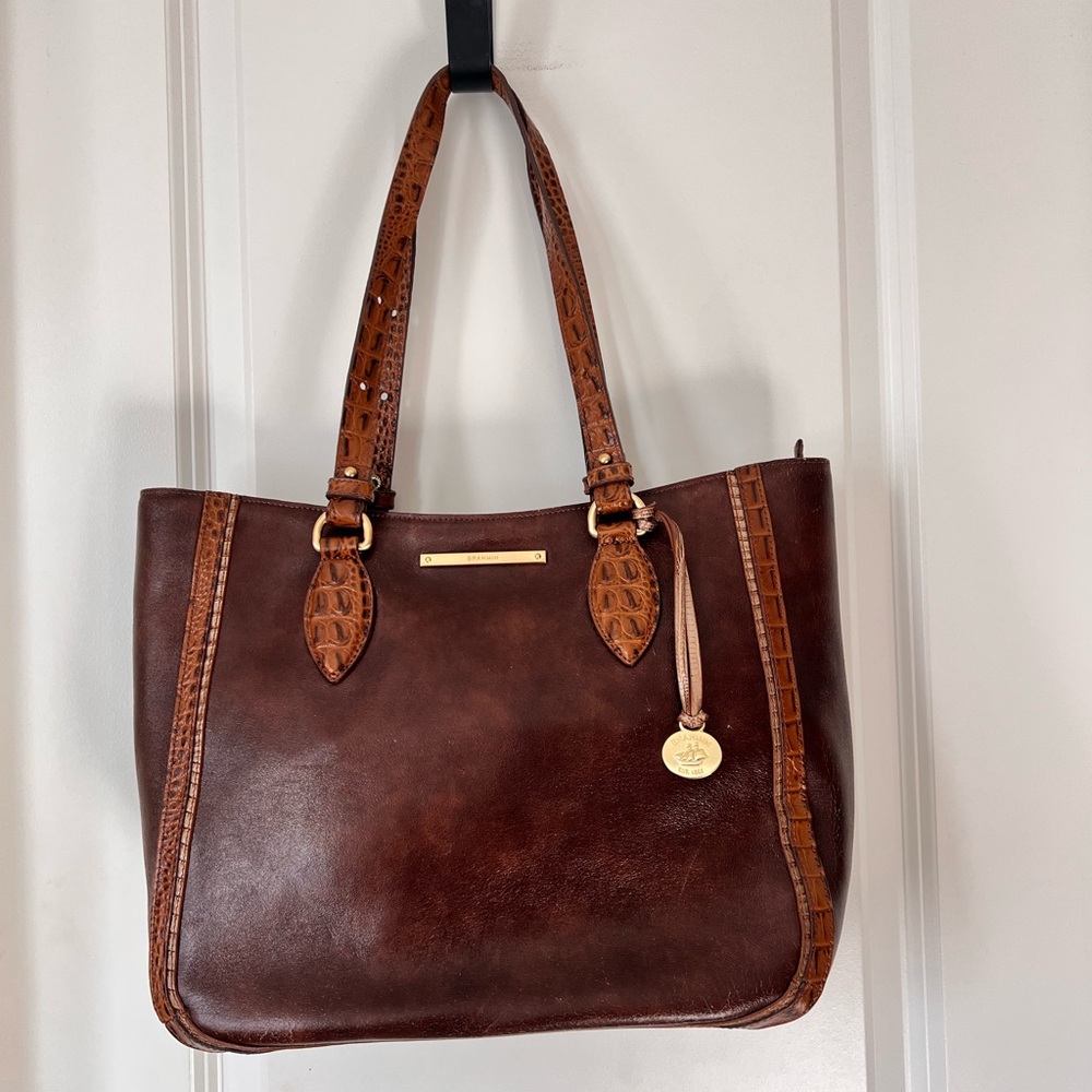 Brahmin Brown Crocodile Print Leather Handbag Classic Purse 10"H x 15"W